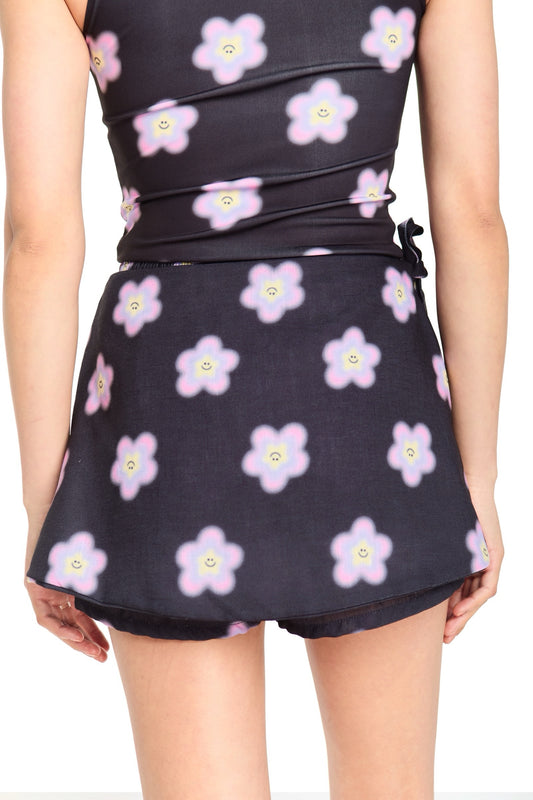 SHORT CAPA NEGRO MULTICOLOR