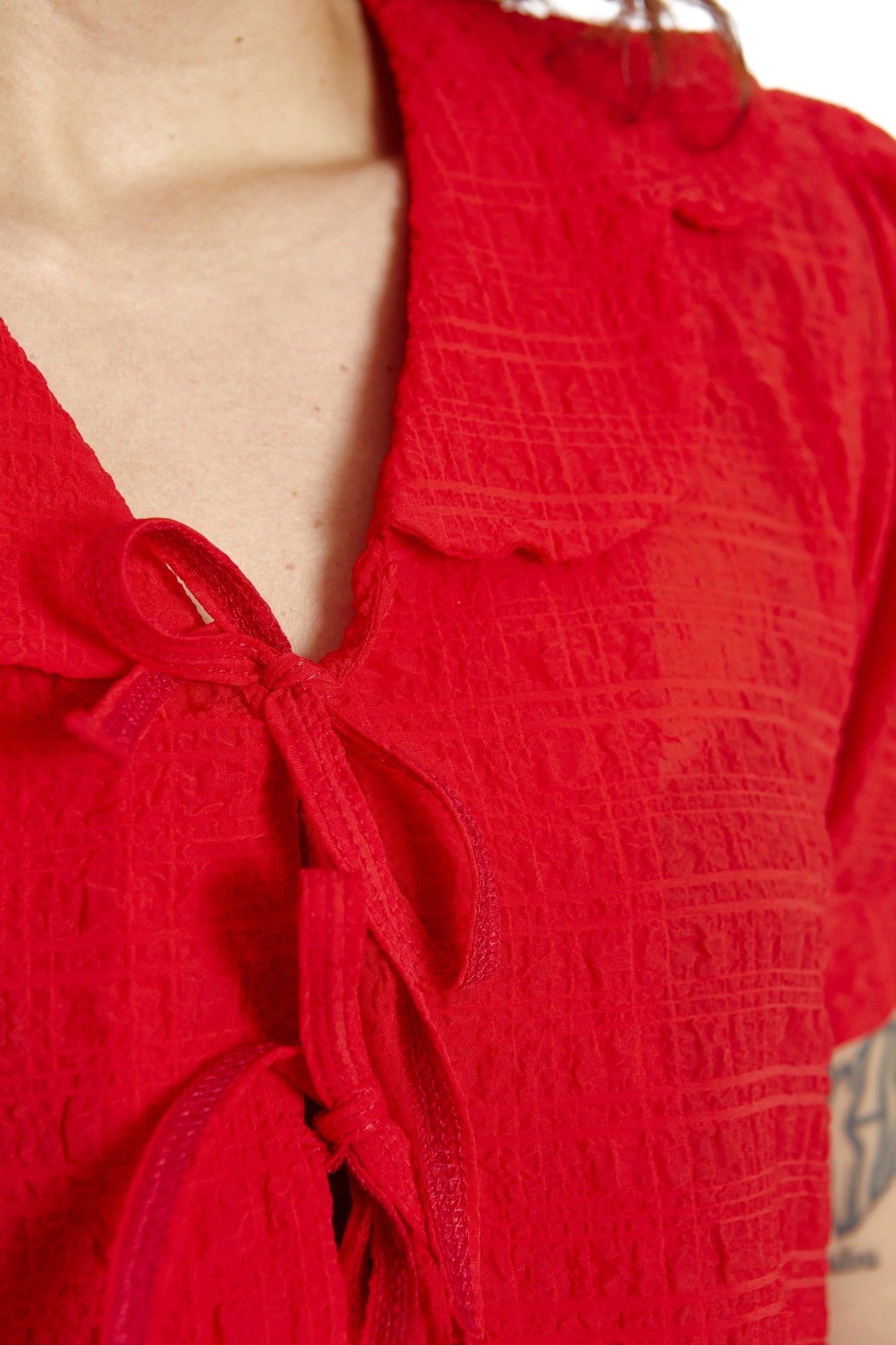 BLUSA FLOR ROJA