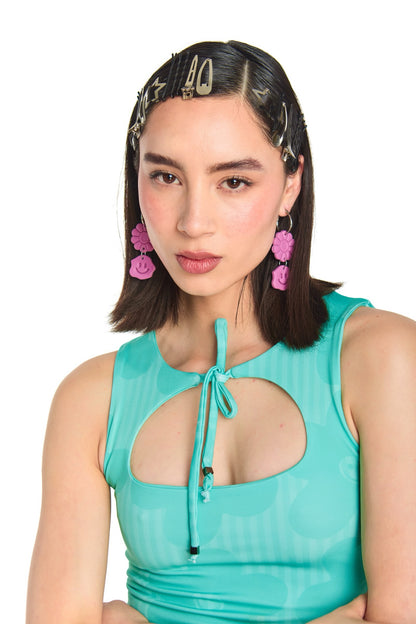 TOP ESCOTE TURQUESA FLOR