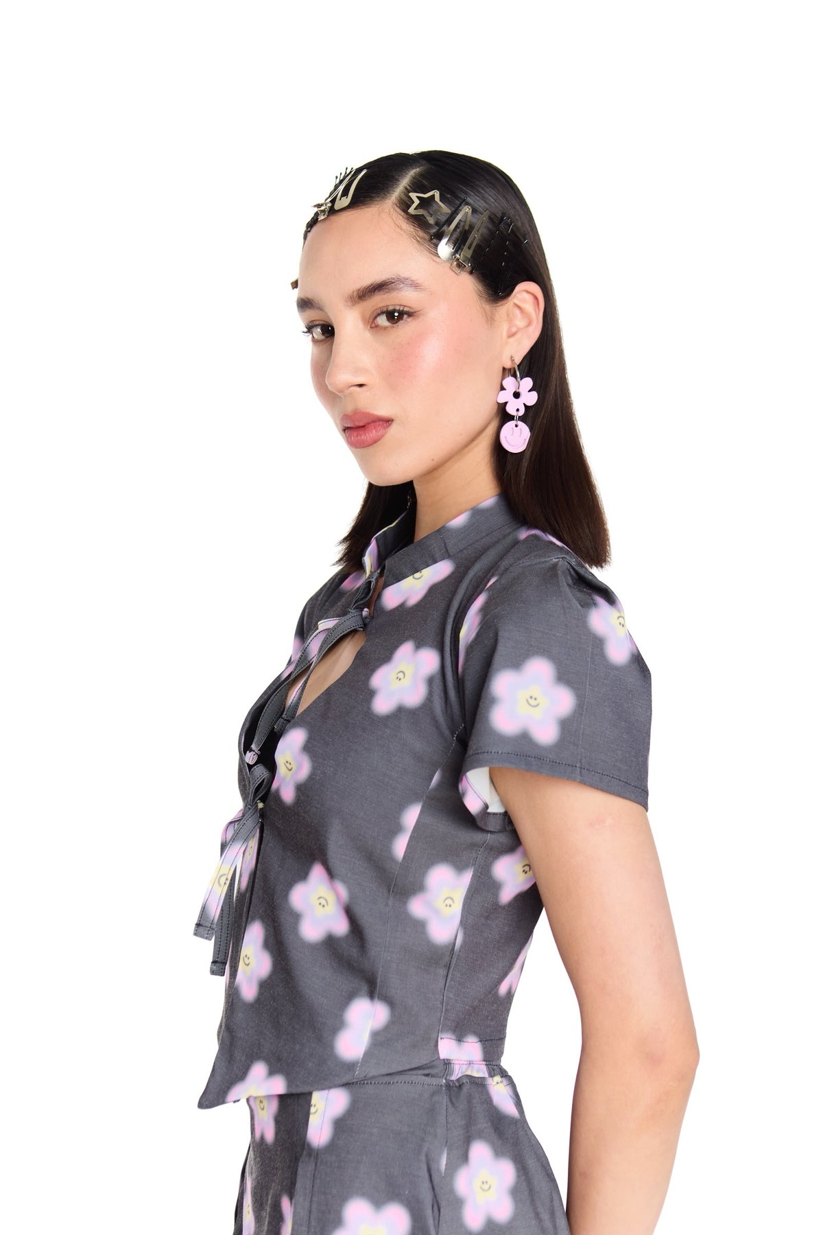 BLUSA ESCOTE GRIS MULTICOLOR