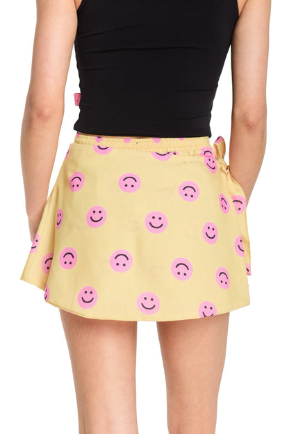 SHORT CAPA AMARILLO ROSA