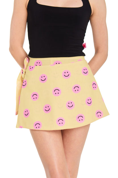 SHORT CAPA AMARILLO ROSA