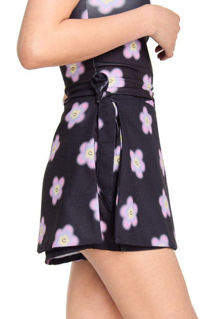 SHORT CAPA NEGRO MULTICOLOR