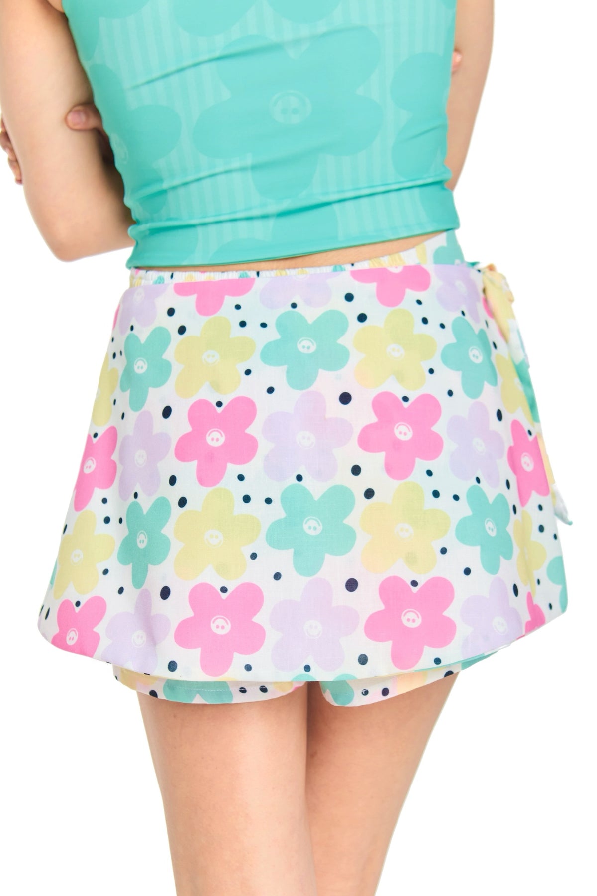 SHORT CAPA FLORES PASTEL