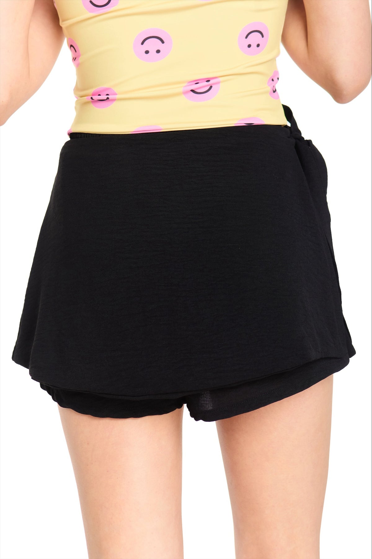 SHORT CAPA NEGRO BASIC