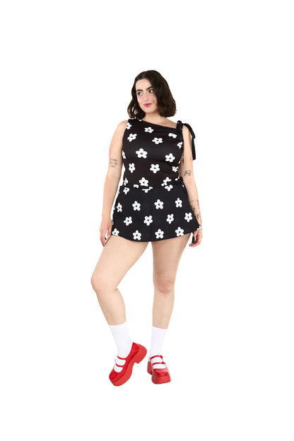 SHORT CAPA NEGRO FLOR